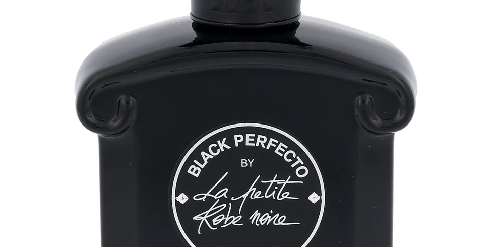Zpátky k šatům s Black Perfecto od Guerlain