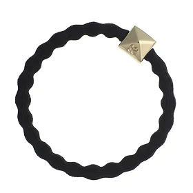 By Eloise London Gold Pyramid Stud Black